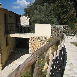 https://les-gites-du-lac.fr-provencehotel.com
